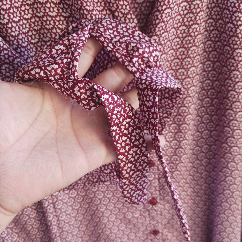 CATHERINES Button Up Blouse Womens 4X Red Geometric Georgette Tie 3/4 Sleeve - Picture 9 of 13